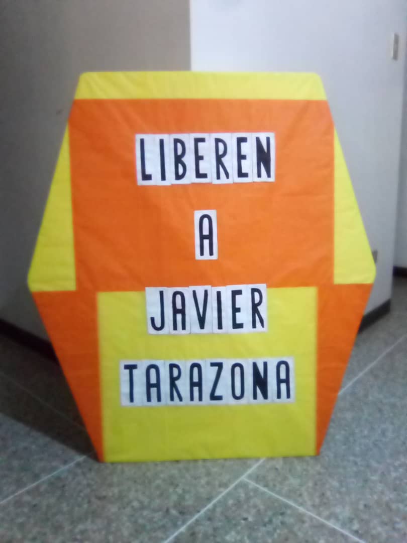 ¡1469 días!
De nuestra detención arbitraria y privación ilegítima de la libertad.
Mi Hno. Javier Tarazona Dir. de <a href="/FundaREDES_/">FundaREDES</a> sigue detenido cumpliendo una sentencia anticipada sin cometer delitos. 
Exigimos sea puesto de inmediato en libertad.
#LiberenAJavierTarazona 
#10Julio