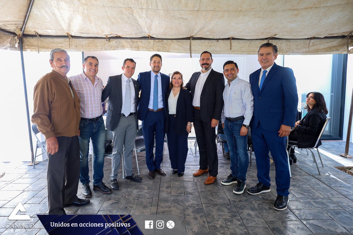 Nuestro presidente, el M.A.N. <a href="/SergioSanchezl_/">Sergio Sanchez Lopez</a> 🏛️, tomó protesta al nuevo comité directivo de la Delegación CANACO Gpe. Victoria, presidido por el L.E.C. Marco Aurelio Pérez Olvera 💼.

Reconocemos la destacada labor de Rosa Elena Galván al frente de esta delegación 🙌🏻