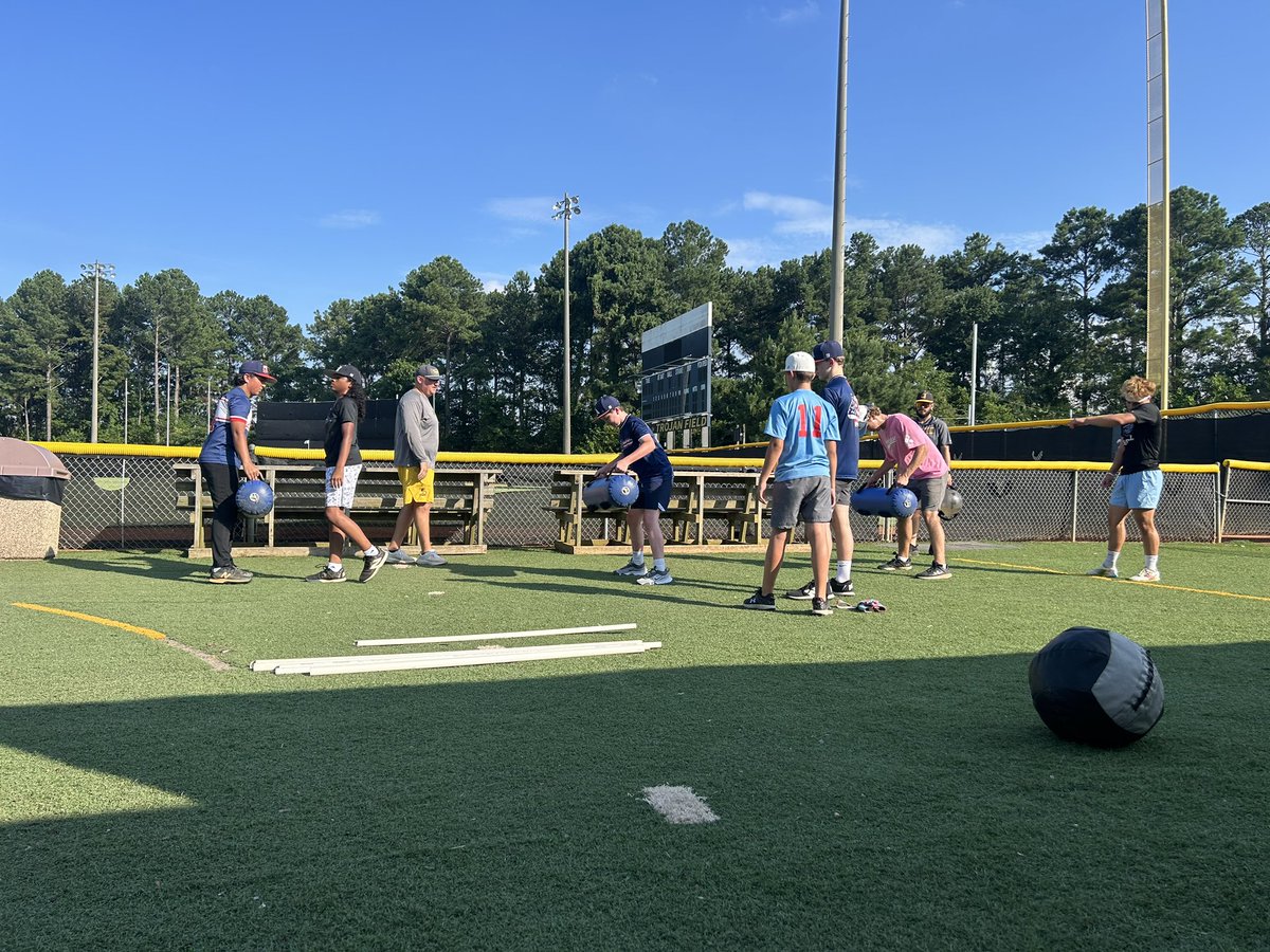 First day of our hitting academy!🔥

Doing some activation and getting the body moving before we hop on the cage.

<a href="/Nic_Love6/">Nic Love</a> <a href="/zachs_teem25/">Zach Teem</a> doing their thing!😎