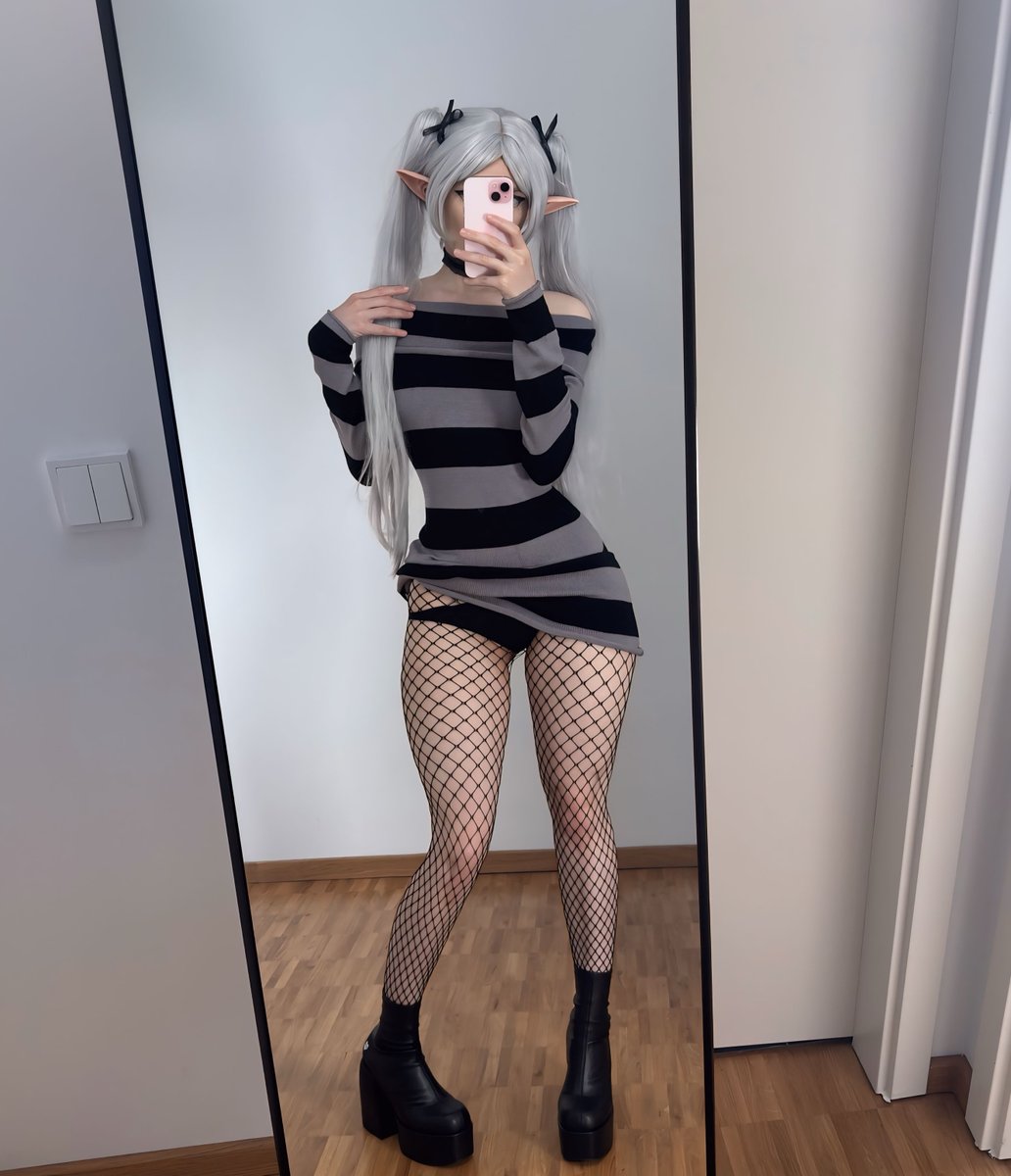 FoggyLittleCat's tweet photo. say YES &amp; 🖤 for nudy version in dm (only 24h)

Goth Frieren ~ https://t.co/2yPqyc8LEN
