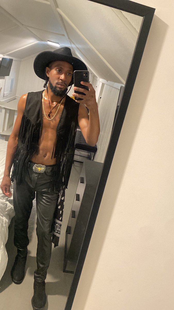 jayveyawn's tweet photo. Concert ready!! BEYONCÉ!!! https://t.co/rLQhyIQD61