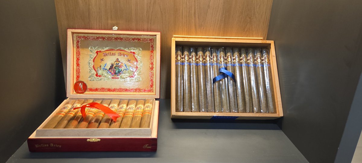 Ale_PPathways's tweet image. Problem? Solution
Heard quite a lot of complaints that there is no classy cigar lounge in Asu.
In our new office, 650$ worth of cigars await for free our clients when they visit us.
The whiskey and the rum never missed.
Puffs of freedom 🇵🇾