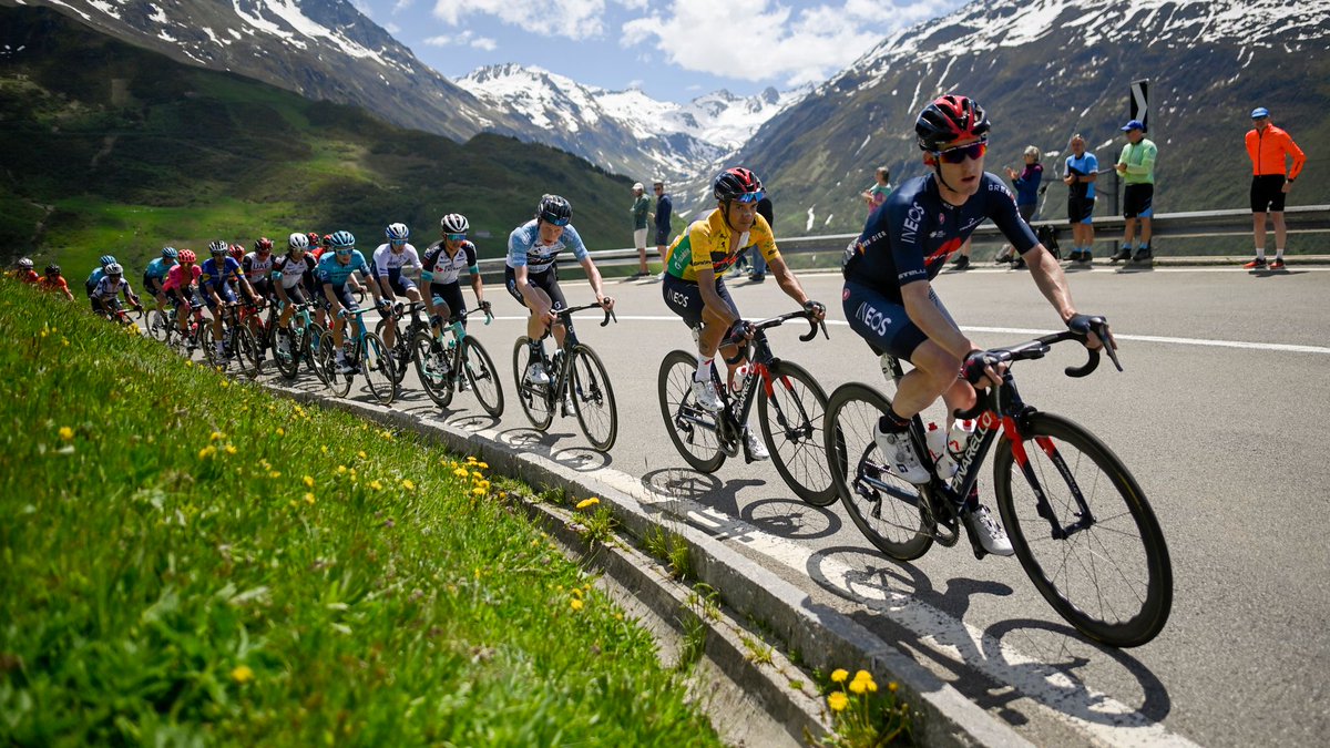Over the past 10 years, the Tour de France has had more collarbone fractures, making up 1/3 of the injuries, a clear sign of the heavy falls.

Dr. Joel Shapiro <a href="/OSS_Surgeons/">OSS</a>, an expert with clavicle injuries youtu.be/mBBNS87Jy18. Schedule today lnkd.in/gKRwrR8P