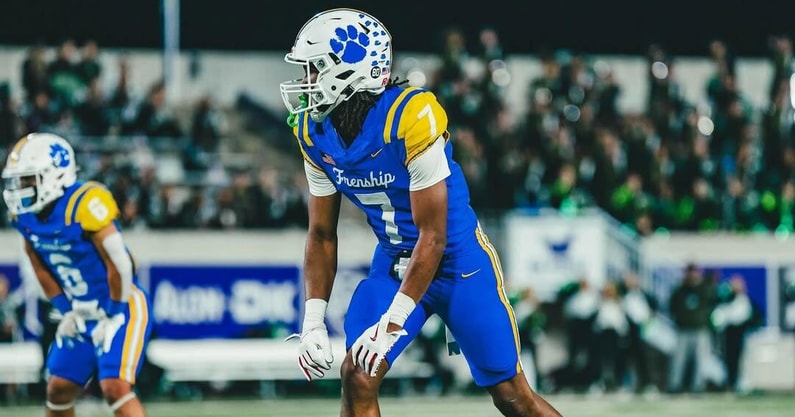 Sam Spiegelman (@samspiegs) on Twitter photo Blue-chip WR Chase Campbell has a decision date set and will choose from Baylor, Kansas State and Texas Tech
The latest on <a href="/26ChaseC/">Chase Campbell</a>: on3.com/rivals/news/fo⦠Blue-chip WR Chase Campbell has a decision date set and will choose from Baylor, Kansas State and Texas Tech
The latest on <a href="/26ChaseC/">Chase Campbell</a>: on3.com/rivals/news/foā¦