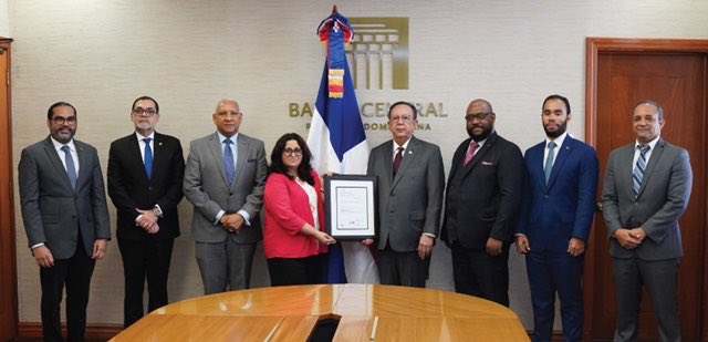 BCRD recibe recertificación en Gestión de Seguridad de la Información y extiende su alcance hacia el proceso de Administración del Sistema LBTR

#AplatanaoNews 
⁦<a href="/BancoCentralRD/">Banco Central de la República Dominicana</a>⁩ 

aplatanaonews.com/bcrd-recibe-re…