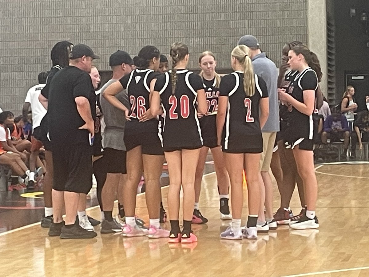 Prep Girls Hoops Missouri (@pghmissouri) on Twitter photo Watching a talented <a href="/dellalamb_bball/">Della Basketball Club</a> 15U team out of the Kansas City area <a href="/TFNsRun4Roses/">TFN's Run 4 Roses</a> Watching a talented <a href="/dellalamb_bball/">Della Basketball Club</a> 15U team out of the Kansas City area <a href="/TFNsRun4Roses/">TFN's Run 4 Roses</a>