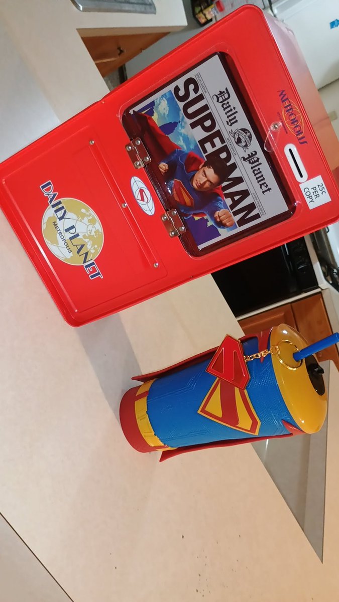 DustyTheApe's tweet image. Fan Event #19 this year #SupermanMovie . Collectable Comic Book๐. A-List excluded, paid $18.00 for my seat. Popcorn Tin is around $39.00๐ฎ๐ฐ๐ซ & AMC signature Gripper cup roughly $22.00. WE MAKE MOVIES BETTER!!๐ฆ๐ฟ๐๐๐๐ฟ๐ฆ #AMC @AMCTheatres @CEOAdam #AMCTheatres #IMAX