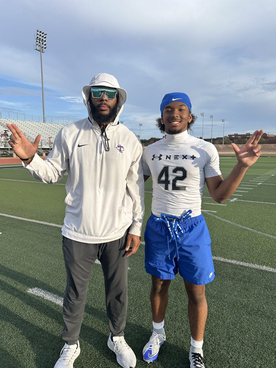 AavantClayton28's tweet image. Huge thank you to the @TarletonFB coaches for putting on a great camp — appreciated the amazing energy, coaching, and competition! 💜🏈 #TexanNation 
@CoachWaltonTSU @CoachTateW @CoachHucks @tjmac_6