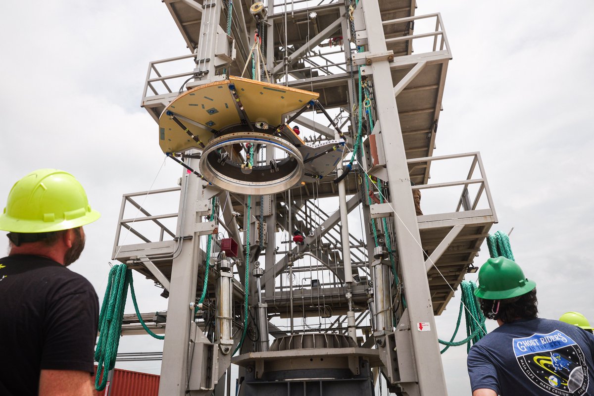 Firefly_Space's tweet image. #BlueGhost's lower deck is undergoing structural testing for Mission 2 to the Moon! Built with the same advanced carbon composites as our launch vehicles, every component of our lunar lander is rigorously tested to endure the extreme conditions from launch all the way to lunar…