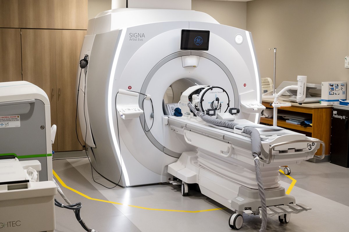 PittNeurosurg's tweet image. The @DrJosephMaroon UPMC MRI-Guided Focused Ultrasound Unit was dedicated June 27 at @UPMC Presbyterian marking a paradigm shift in precision brain surgery, opening a whole new era of minimally invasive treatment for a variety of brain disorders.
neurosurgery.pitt.edu/news/maroon-fo…