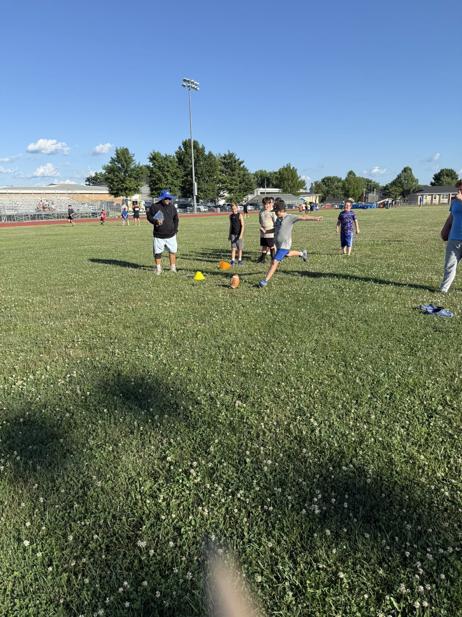 Another great Youth Camp is in the books. Last night was filled with a PPK competition, ultimate football and Kona Ice! We had a great week of learning and fun. A special thanks to the coaches and high school players that helped make it a great week! #WrightWay #IntoTheStorm🦬
