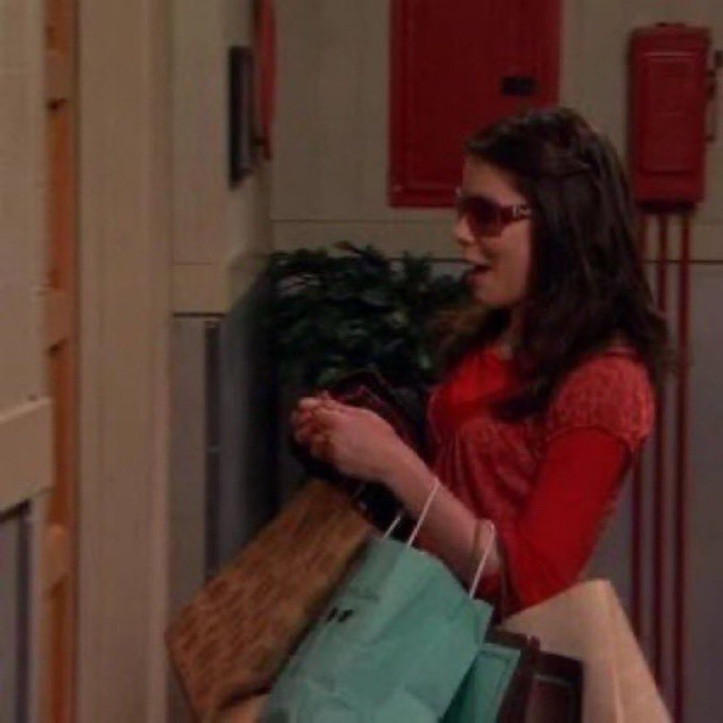 evapolitan's tweet image. choosing #bb27 over #loveislandusa tn