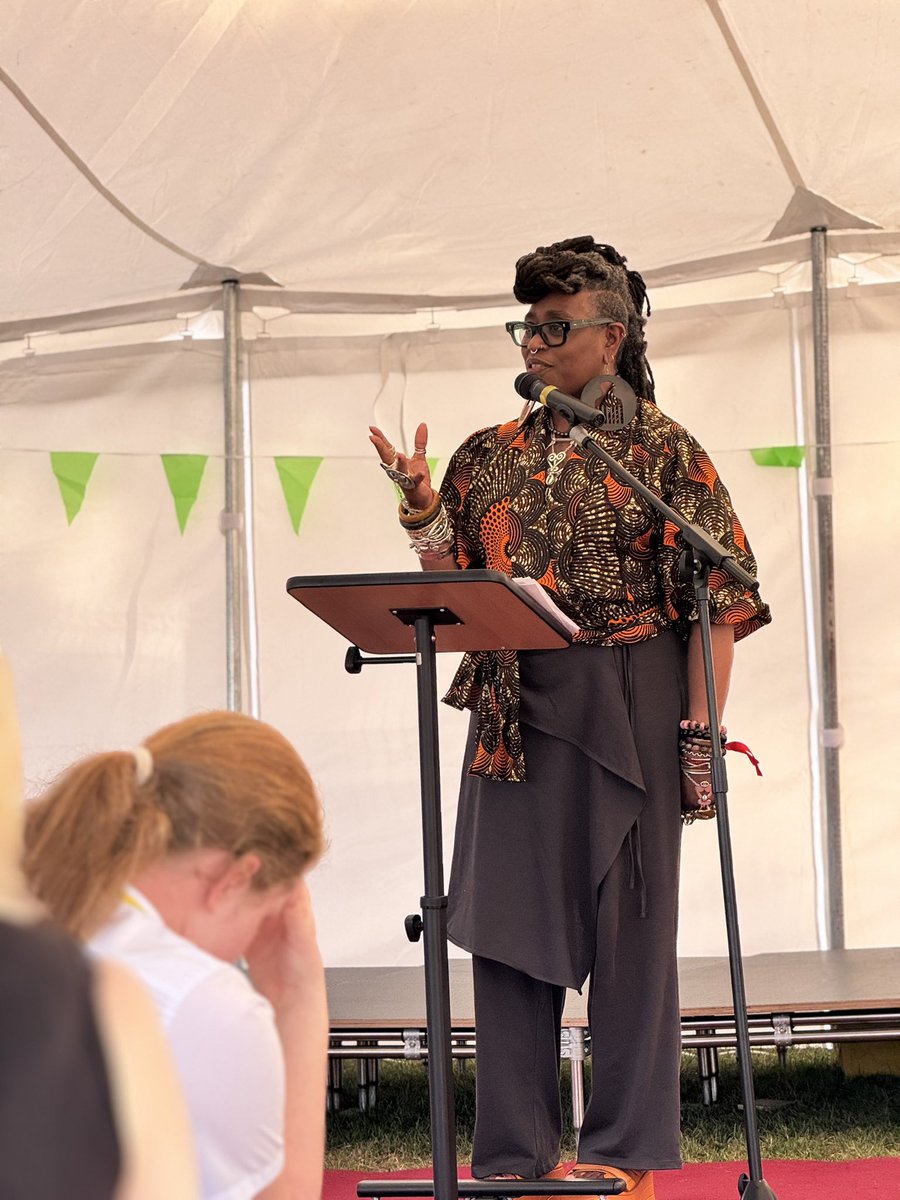BBG Academy (@bbgacademy) on Twitter photo So fortunate to have Kadijah Ibrahim reading and sharing her work and life with us tonight! #Inspired ๐๐๐ #BBGLiteratureFestival So fortunate to have Kadijah Ibrahim reading and sharing her work and life with us tonight! #Inspired ๐๐๐ #BBGLiteratureFestival