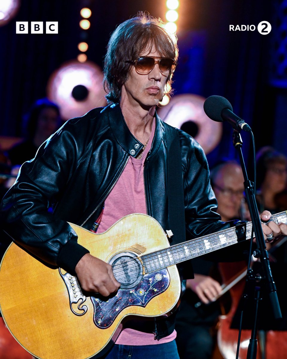 richardashcroft's tweet image. Richard's #R2PianoRoom is now available to watch: bbc.co.uk/iplayer/episod…