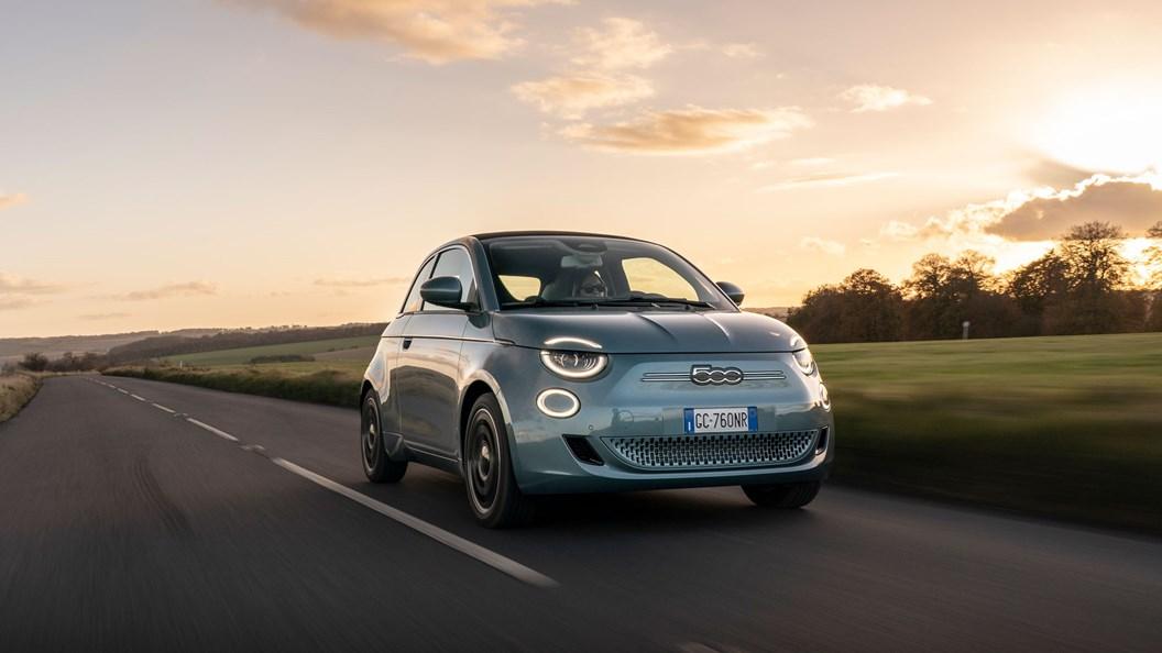 New Fiat 500e review: the supermini goes electric

carmagazine.co.uk/car-reviews/fi…