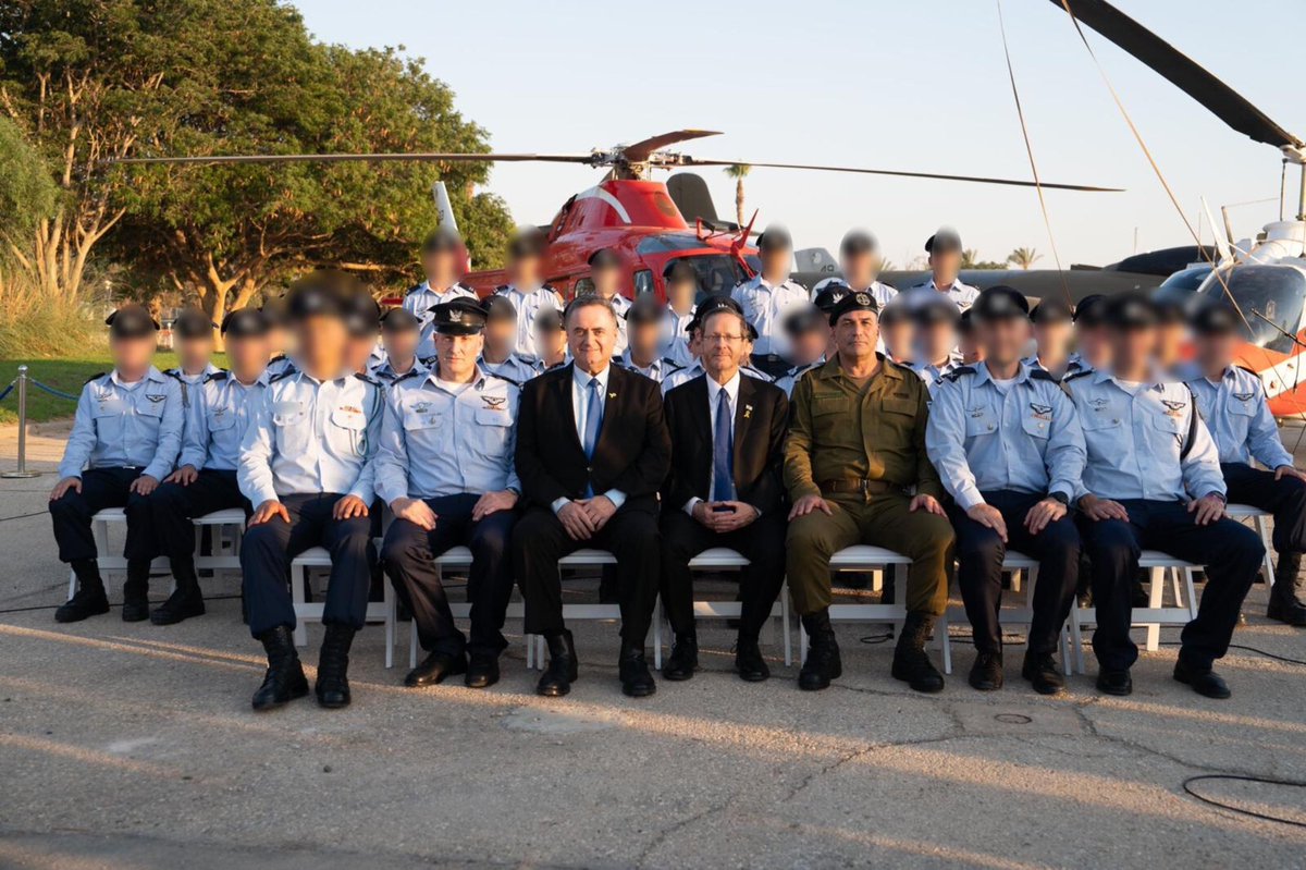 Israel_katz's tweet image. השתתפתי היום בטקס מסדר כנפיים לבוגרים ולבוגרות קורס טיס של חיל האוויר והעברתי משם מסר ברור למנהיג איראן חמינאי ולחבורת האייתולות באיראן: זרועה הארוכה של ישראל תשיג אתכם בטהרן, בטיבריז ובאיספאן ובכל מקום שממנו תנסו לאיים ולפגוע בישראל.
אין מקום שבו תוכלו להסתתר, ואם נצטרך לחזור -…