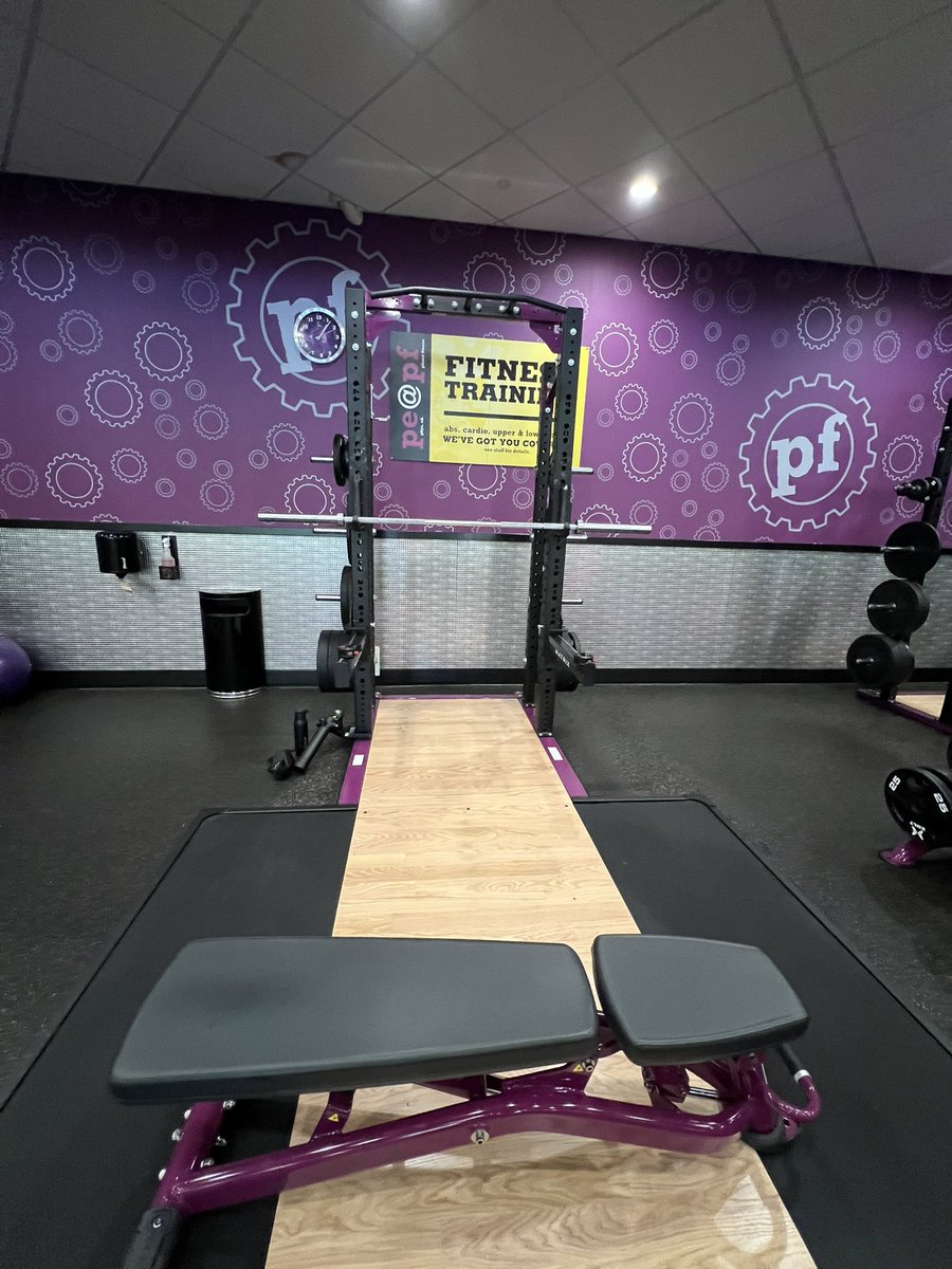 VermonsterWx's tweet image. First time I’ve seen one of these at a Planet Fitness…