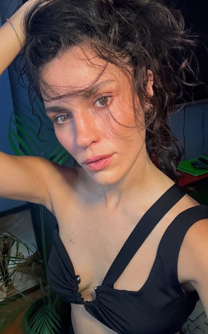 Ünlüler (@unluler3520) on Twitter photo eskort yine sevişmiş eskort yine sevişmiş