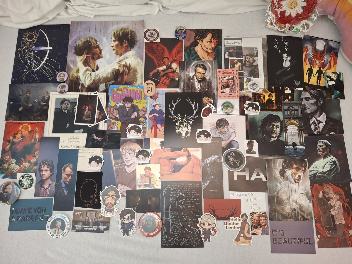 LOOOT! SO MUCH LOOOOT! Lemme try to tag all the amazing artists, if you see something you made tag yourself!💕💕

<a href="/white_mizerable/">Arakni 🫀 RDC8 (hopefully?)</a> <a href="/WisesnailArt/">WisesnailArt</a> <a href="/NMonsalve21/">Matty._.Lys</a> <a href="/morgodrawings/">morgo</a> <a href="/gaynnibals/">alba🩸| met mads!! 😭❤️‍🔥</a> <a href="/Rj975X/">Seraph Hound</a> <a href="/TransHanniDay/">Trans Hannigram Supremacy</a> @Vixiak_ <a href="/SkiiDraws/">Sky</a> <a href="/lashifr/">lashifr</a> <a href="/MyDesignHanibl/">ThisIsMyDesignHannibal | RDC7</a> <a href="/obfuscatedheart/">🦌Leonie 🦌#SaveHannibal</a>