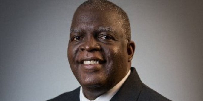 WokeWarRoom's tweet image. DEI kills—and the Texas flood proves it.
Austin’s DEI fire chief, Joel Baker, who bragged about recruiting Black and LGBTQ firefighters, refused to pre-deploy crews to Kerrville, TX because of “budget concerns.” However his own union says the state fully reimburses those…