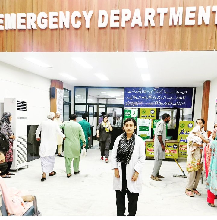 AnumFaiz4's tweet image. When you are half sleeping after all day duty,and someone ask you to randomly click your photos. it made my day by capturing beautiful memories of my work environment.
#Jinnahhospital #doctorslife #servepatients #doctors