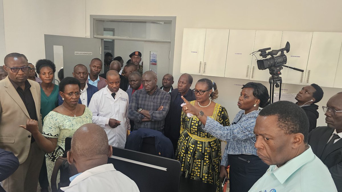 michael_mwanga's tweet photo. Fortportal Regional Referral Hospital new Laboratory constructed by @MinofHealthUG under #UCREPP is now ready to serve the Rwenzori region.
Appreciation to Hon. @MargaretMuhanga and The PS Dr. @DianaAtwine for officiating at its commissioning.
The Lab is #SANAS accredited! https://t.co/7S10W7EDkC