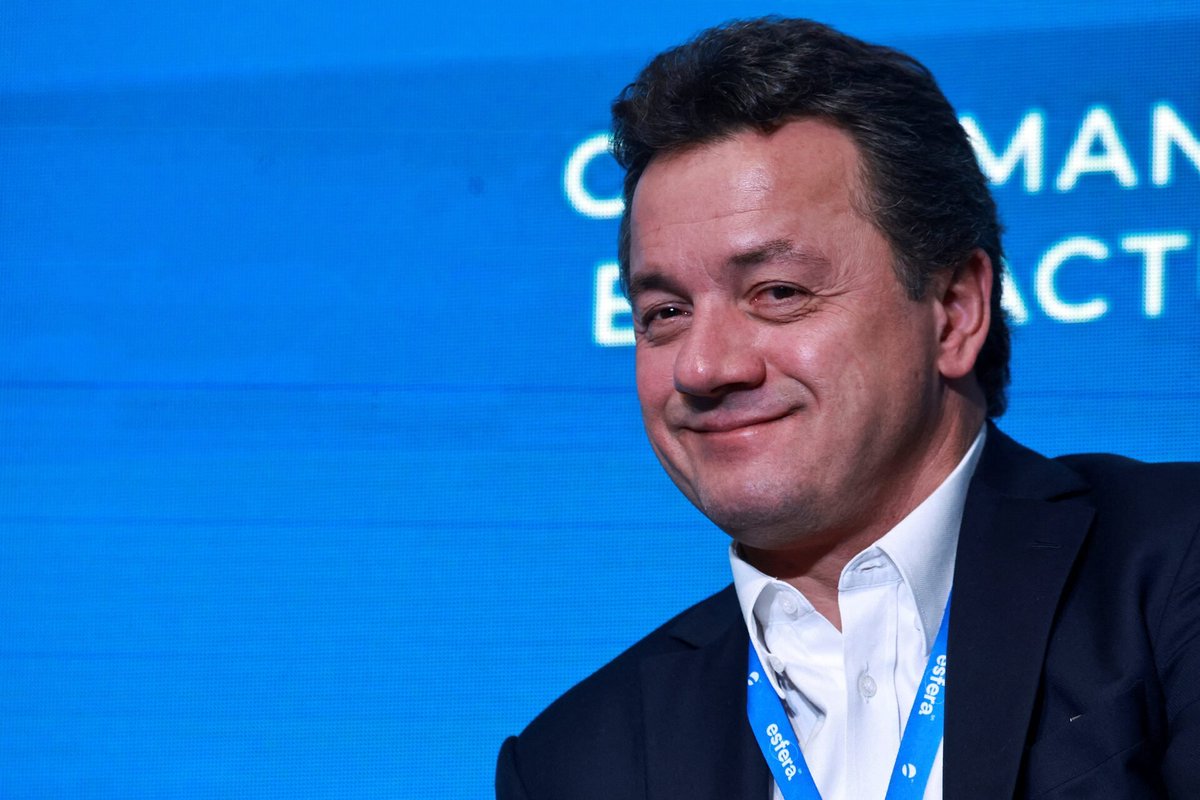 WE LOSE 77 FARMS A DAY AND THIS SICKO FROM CORRUPT BRAZIL IS FEEDING AMERICA'S CHILDREN!!!

DEPORT THE CARTEL KINGPINS--JBS-- AND TRANSFER THEIR ASSETS TO FAMILY FARMERS, SMALL PROCESSORS AND LOCAL FEED YARDS!!!

LONG LIVE THE GREAT AMERICAN CATTLEMAN!!!

MAHA🇺🇸🇺🇸🇺🇸