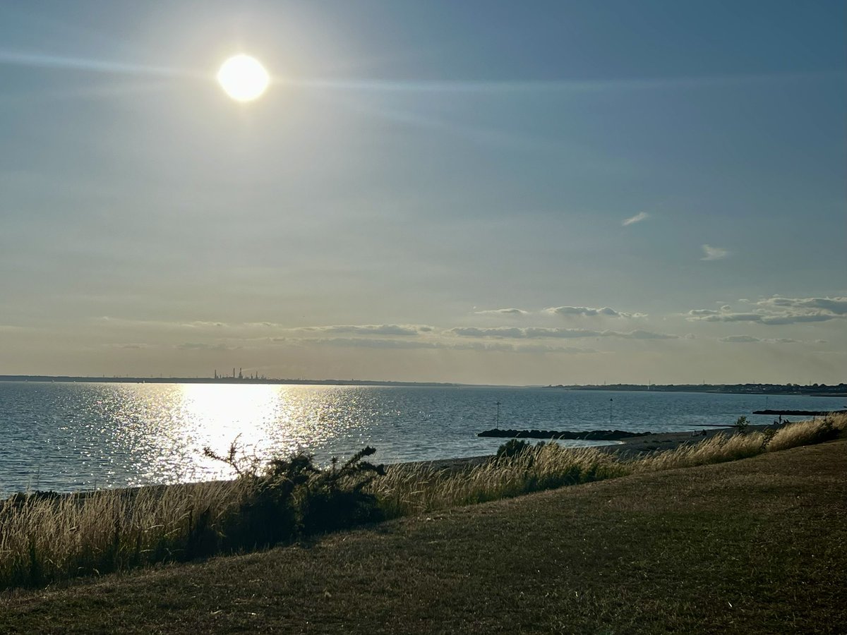 Another glorious evening to be out along Lee-on-the-Solent Seafront. #lovewhereyoulive