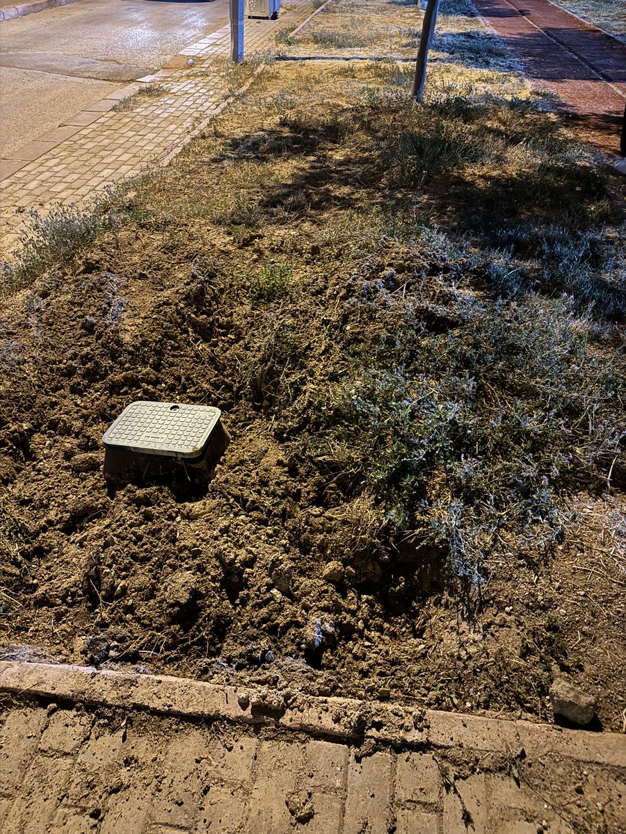 Bir önceki gönderiden eksik kalan fotolar <a href="/mavimasa/">Başkent153</a> <a href="/yenimahallebld/">Yenimahalle Belediyesi</a> <a href="/fethiyasar/">Fethi Yaşar</a> <a href="/mansuryavas06/">Mansur Yavaş</a> Şehit uzm çvş mahmut uslu parkı 2302 cad batıkent çakırlar