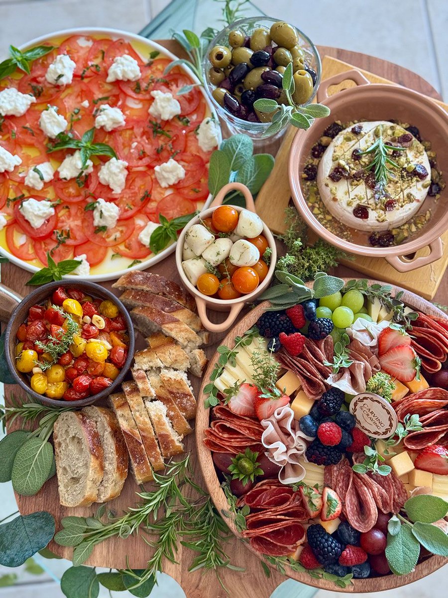 Indulge in the good kind of board-ing. 🧀 

fortlauderdalemagazine.com/boardom-buster… 

#fortlauderdale #ftlauderdale #solauderdale #grazings #charcuterie #charctuerieboards #cheeseboards #cheese #food #foodie #snacks #girldinner #southflorida #florida #solauderdale #ftl #fll #broward #summer