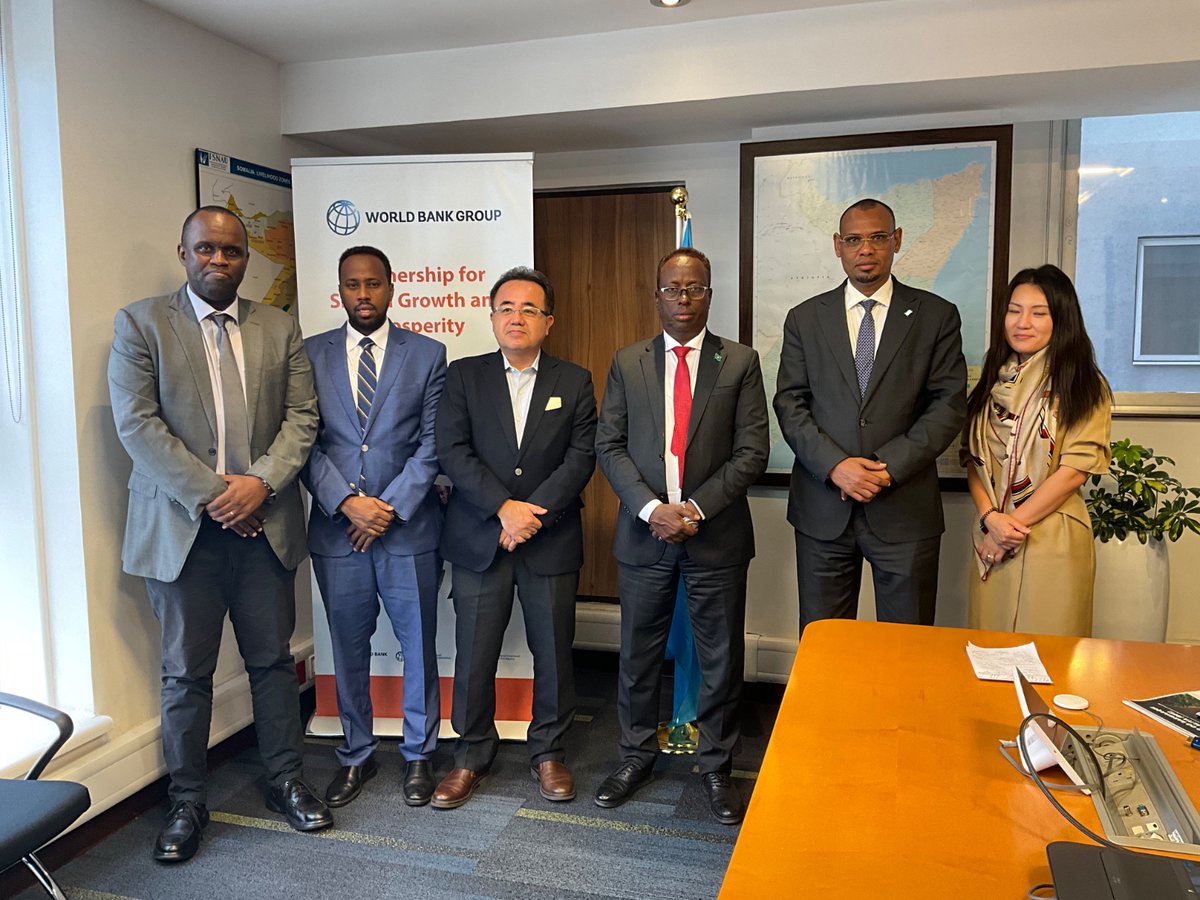 The FSRP Somalia delegation, led by <a href="/Hon_Maareeye/">Mohamed A. Hayir (Maareeye)</a>, Minister of Agriculture and Irrigation and <a href="/HassanEeley/">Hassan Hussein Mohamed</a>, Minister of Livestock of Somalia paid a courtesy visit to Mr. Hideki Matsunaga, the World Bank’s new Country Manager for Somalia. The meeting was a valuable opportunity to