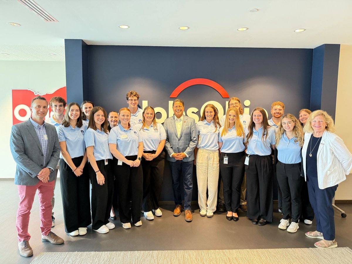 nauseef's tweet image. Enjoyed connecting with student scholars from my alma mater @univofdayton today. They’re spending the summer gaining hands-on experience and learning about state government, public policy, and economic development as they prepare to enter the workforce. @JobsOhio
