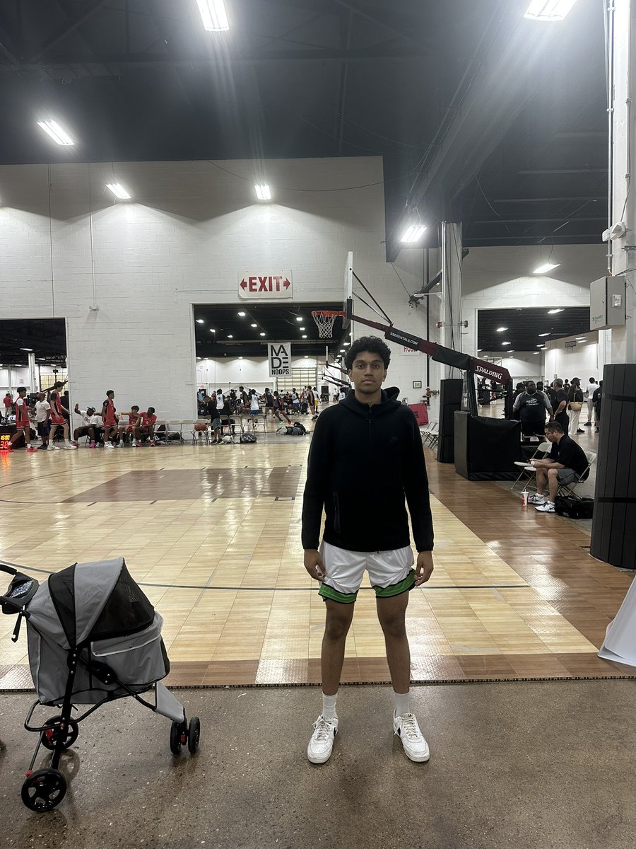 Kabir Narasimhan ‘26 - High level shooting wing with size, touch, skill, and defensive versatility. Elite range, quick release, and good decision maker in close out situations.