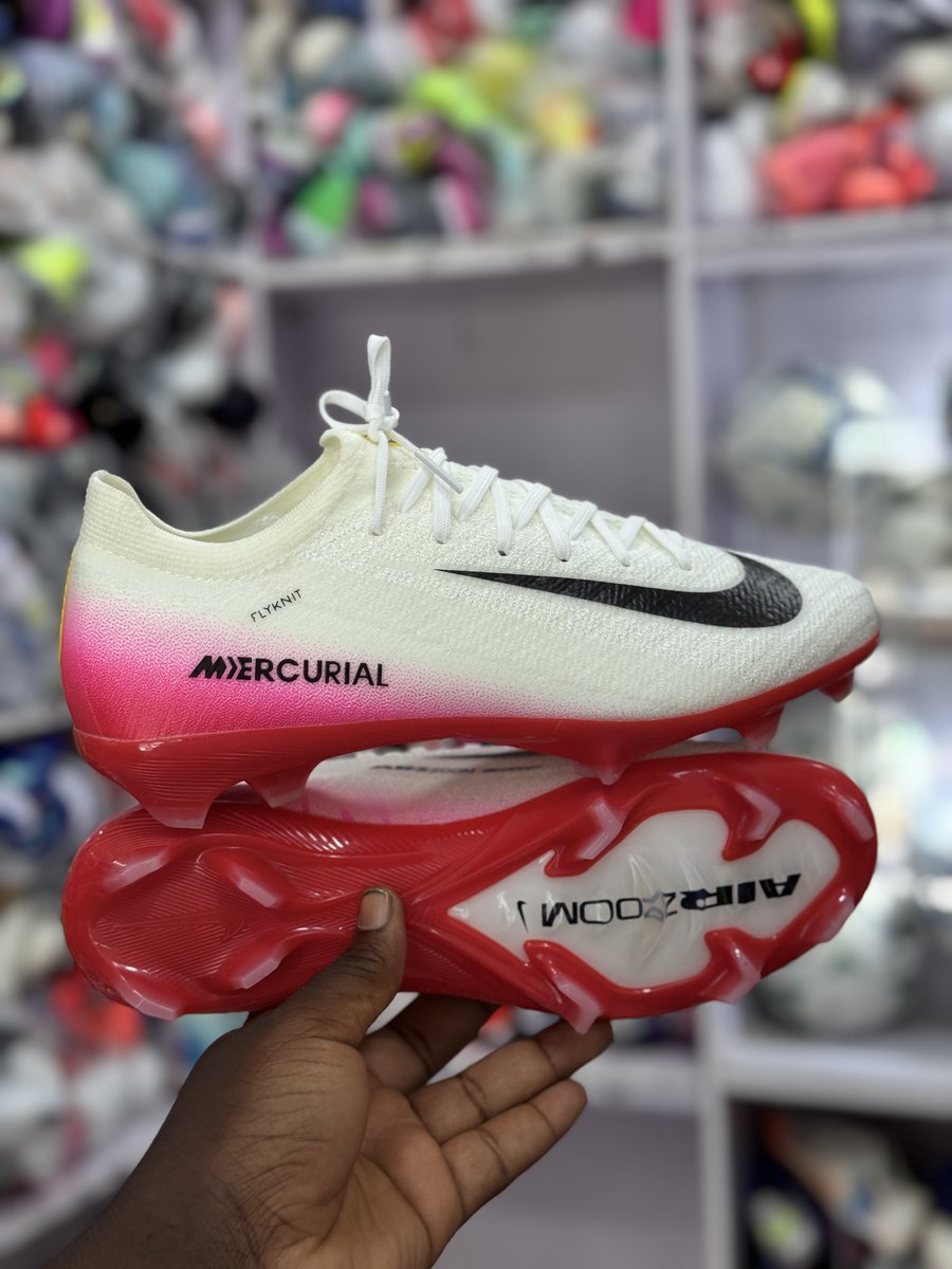 Nike vapor 16 Boot 

Size 40-45

Price 50,000

Location: shop no Df 005 740 plaza Lagos street by Gombe road kaduna 

Delivery nationwide 

Phone number 08108115620