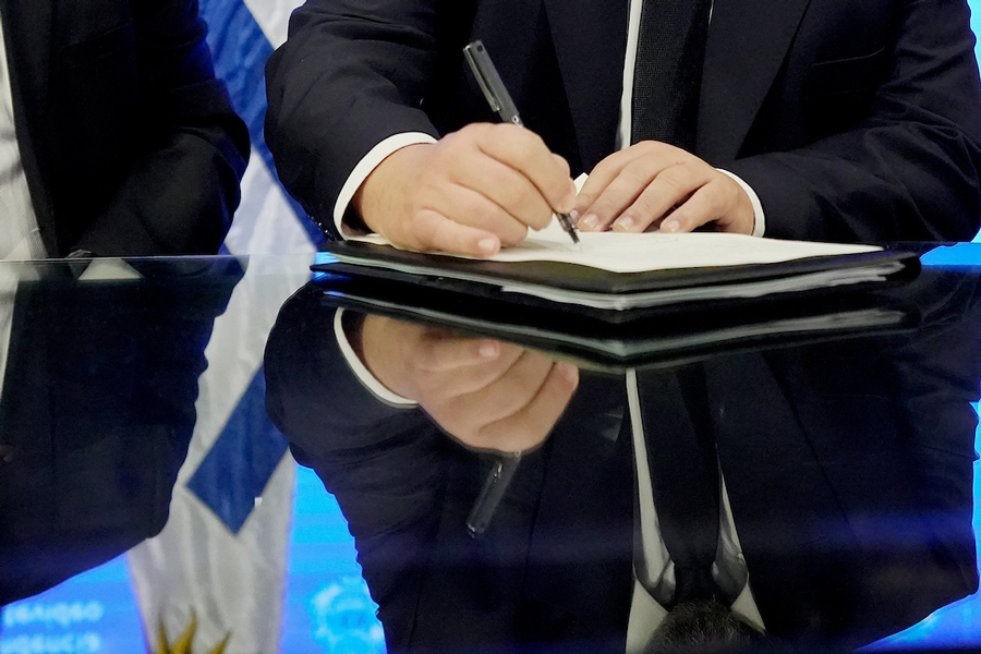 5noticiasuy's tweet image. ✍️ Este jueves asumen 14 #intendentes y el viernes los 5 restantes.

👉 lc.cx/z-6mRp