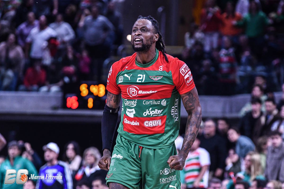 🚨 #AHORA Biguá hace oficial la contratación de Frank Hassell.

Tercer equipo para el pivot en nuestro país, luego de su pasaje por Hebraica Macabi y Aguada.

Primer extranjero del Pato, que cuenta con Brian García, Nicolás Catalá y Sebastián Ottonello como fichas mayores.