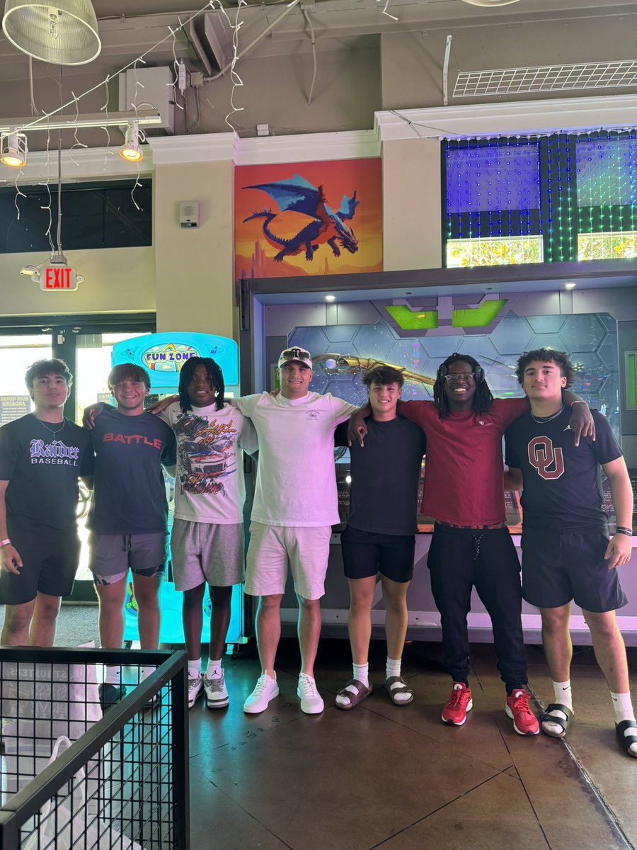 Enjoyable time with the Hunters today at Side Quest Arcade!!

Thankful for our Firewheel community for hosting us today! Also thankful we are able to spend time in fellowship with another before season begins. 

#DUBeast