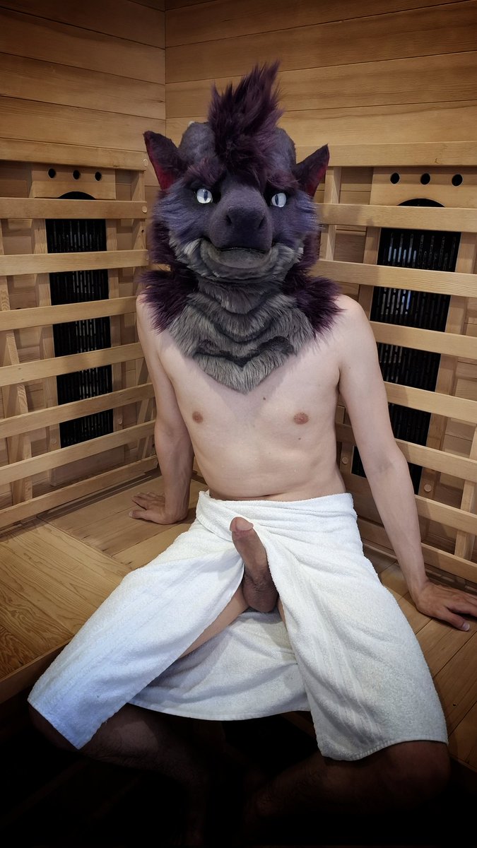 Come and warm up in the sauna with this dragon~