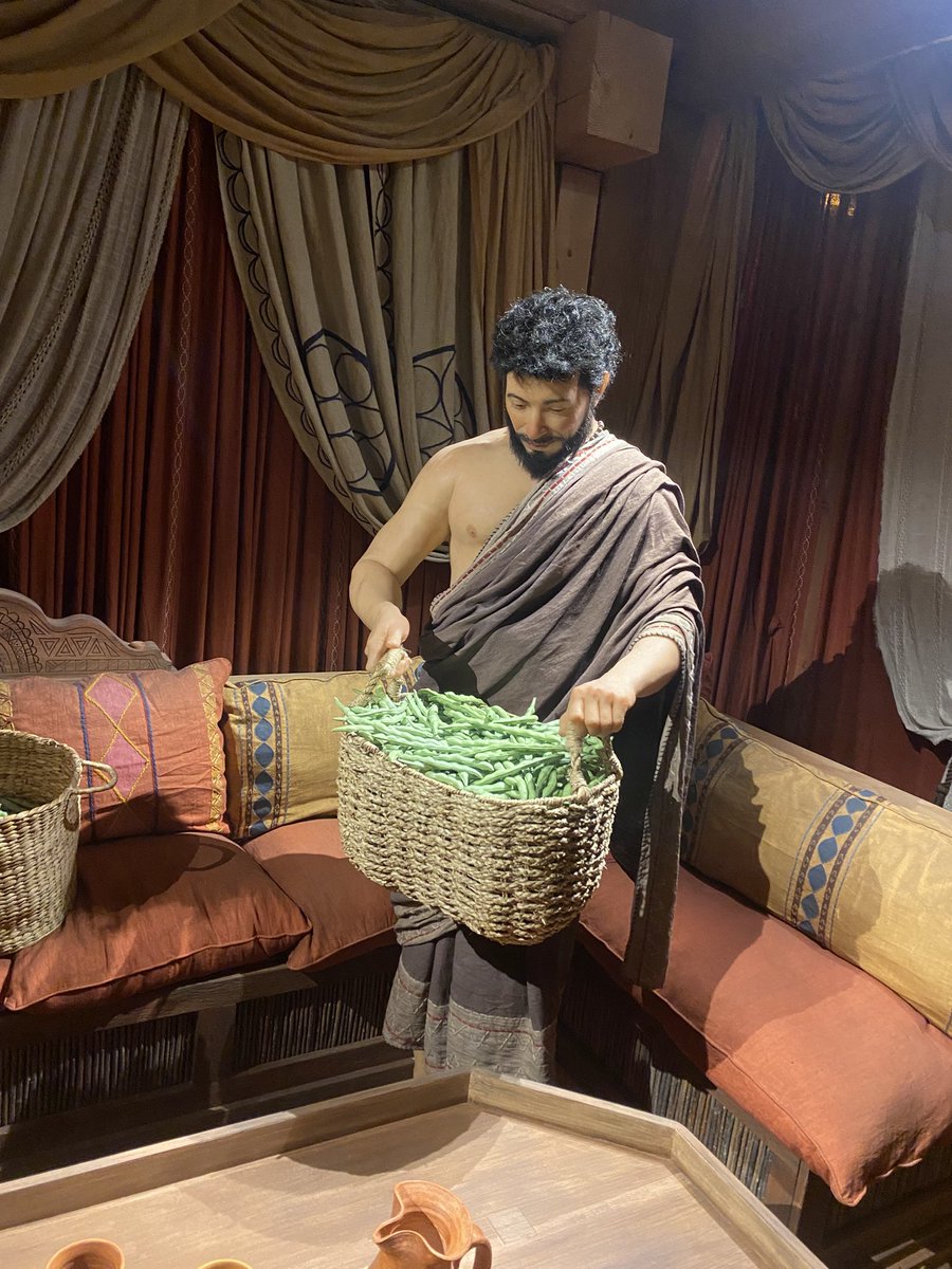 kingmattic's tweet image. One of Noah’s sons kind of looked like @JoelSettecase to me.