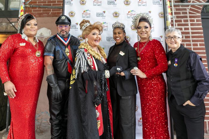 At the Stonewall Inn, 7 Transgender Icons Added to National LGBTQ Wall of Honor
chelseacommunitynews.com/2025/07/08/at-…
<a href="/TheStonewallNYC/">THE STONEWALL INN (The Official Page)</a> <a href="/TheTaskForce/">TheTaskForce</a>