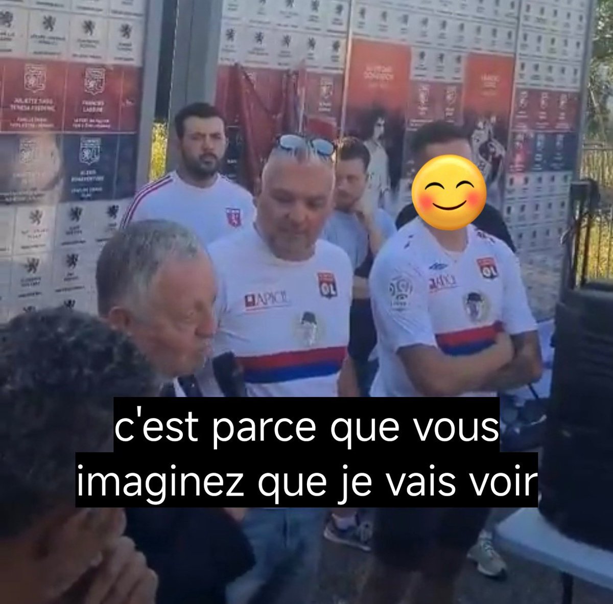 ℹ️ Suite à ce tweet, un compte s'est précipité pour répondre : <a href="/terol6987/">T</a>.

Voici T.R, l'un des leaders des B.G, et un interlocuteur du groupe avec l'OL. (1er en partant de la droite)

Il incarne la duplicité idéologique du groupe qui prône pourtant l'apolitisme en public 👇