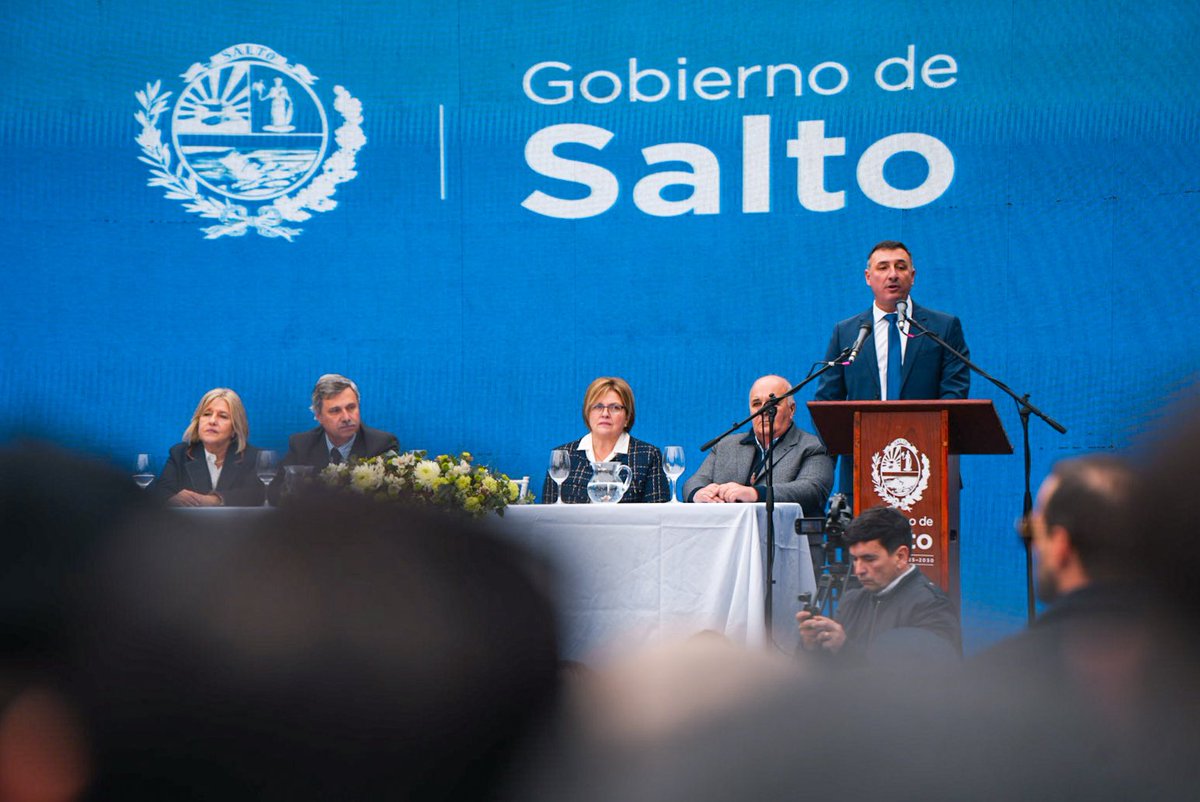 PartidoColorado's tweet image. 📍Salto vive un nuevo comienzo.
Hoy asumió el intendente de la Coalición Republicana.
Con esperanza y compromiso, iniciamos esta etapa.