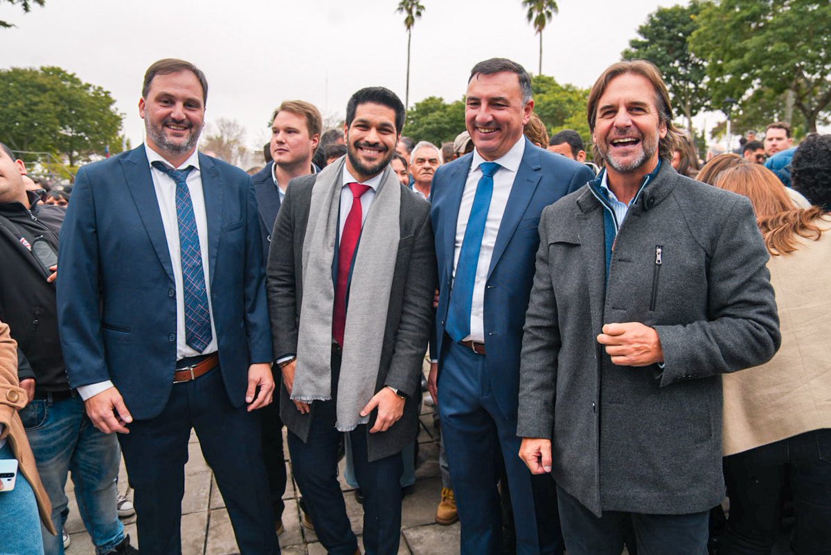 PartidoColorado's tweet image. 📍Salto vive un nuevo comienzo.
Hoy asumió el intendente de la Coalición Republicana.
Con esperanza y compromiso, iniciamos esta etapa.