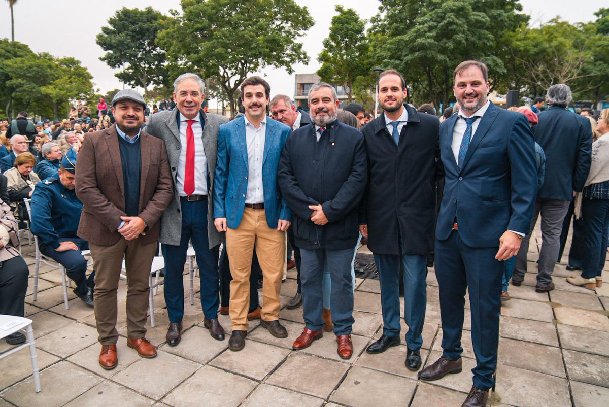 PartidoColorado's tweet image. 📍Salto vive un nuevo comienzo.
Hoy asumió el intendente de la Coalición Republicana.
Con esperanza y compromiso, iniciamos esta etapa.