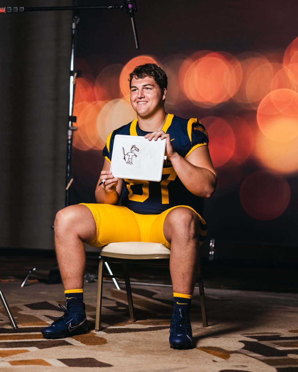 WVUfootball's tweet image. Who drew it better? ๐งโ๐จ
@LandenLivingst1 or @thejadenbray
