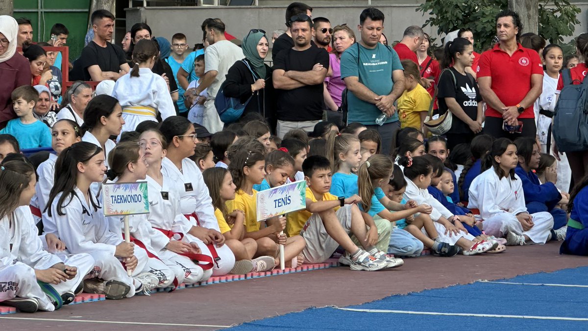 bintiismet's tweet image. bugün günlerden @gencliksporbak 🤍