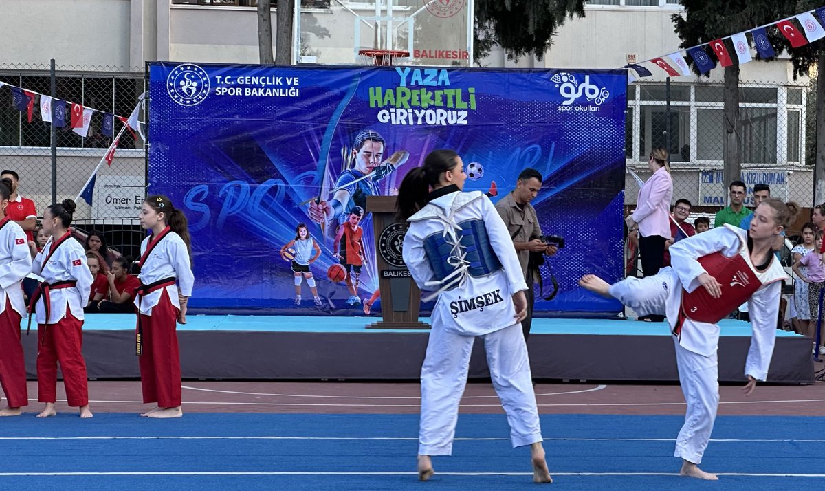 bintiismet's tweet image. bugün günlerden @gencliksporbak 🤍