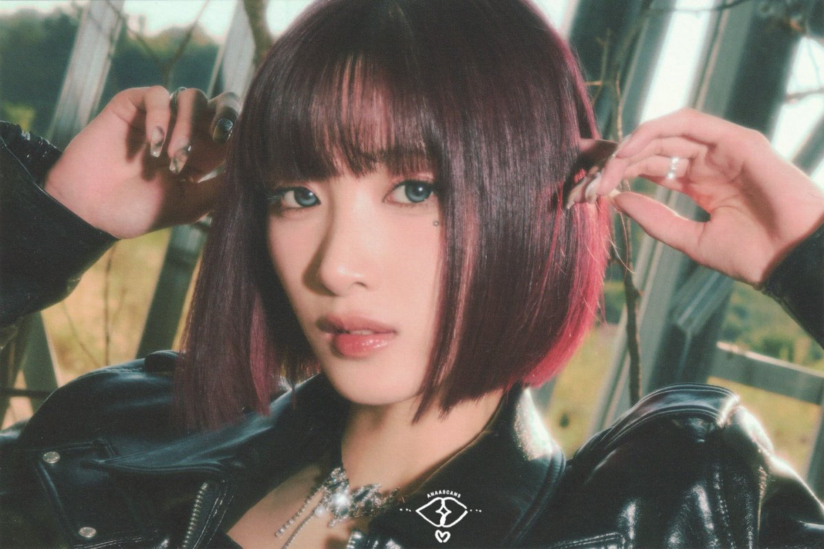 ANAASCANS's tweet photo. PURPLE KISS  퍼플키스 HEADWAY  
 Postcard inclusions scans  

#PURPLE_KISS #HEADWAY #ONMYBIKE #��플키스 #이레 #유키 #IREH #YUKI #purplekissscans https://t.co/yQbGzOwxsc
