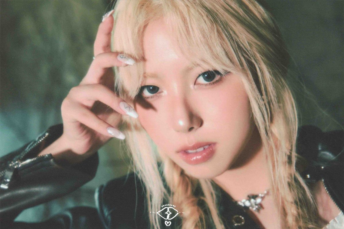 ANAASCANS's tweet photo. PURPLE KISS  퍼플키스 HEADWAY  
 Postcard inclusions scans  

#PURPLE_KISS #HEADWAY #ONMYBIKE #��플키스 #이레 #유키 #IREH #YUKI #purplekissscans https://t.co/yQbGzOwxsc