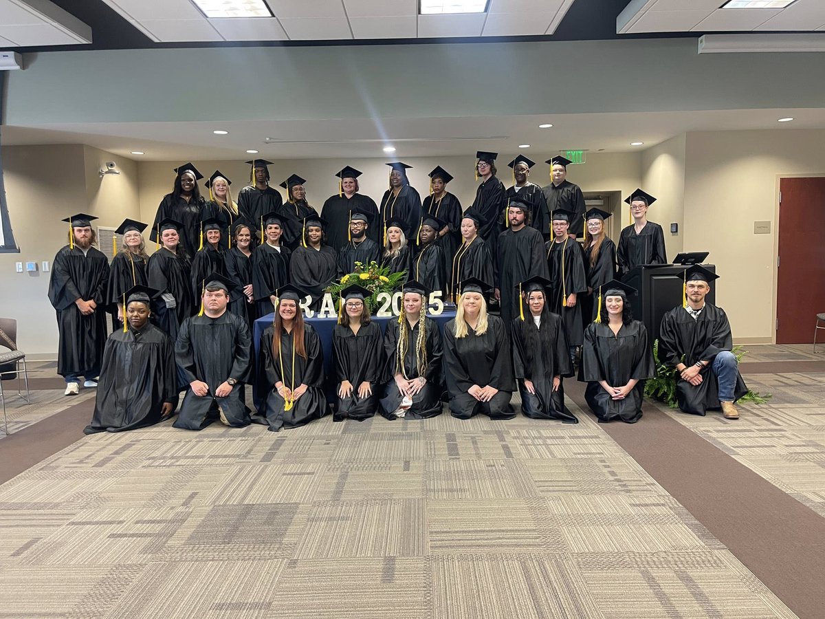 🎓 CACC celebrates 116 GED and high school diploma graduates through our Adult Education program!

👏 Big accomplishments, bright futures ahead.

Read more:
🔗 cacc.edu/about/news/pos…

#CACC #AdultEducation #LifelongLearning #CommunityEducation